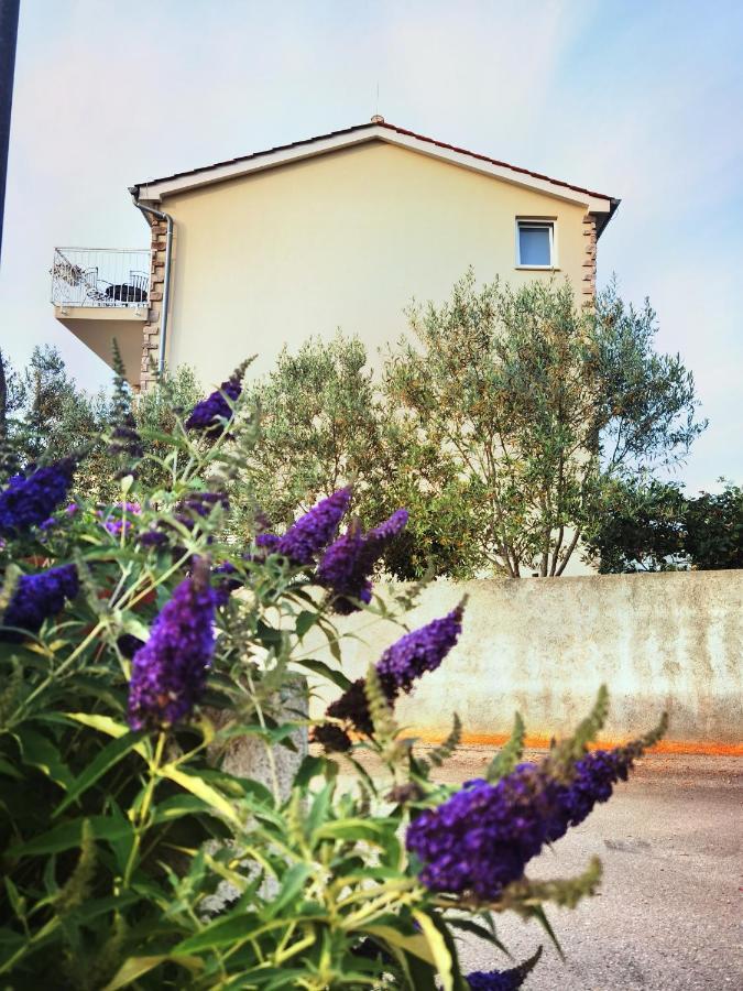 Guesthouse Olei Malinska Eksteriør bilde